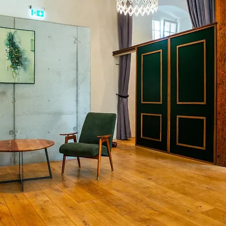 Alte Kirche Im Schloss Beuchow 別荘 リュベナウ